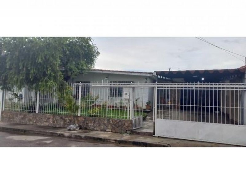 Casa en Venta en  Los Guayos, Carabobo