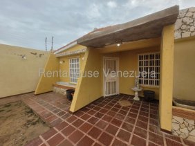Casa en Venta en  Punto Fijo, Falcón