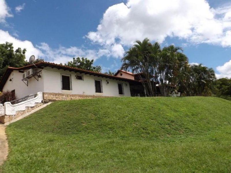 Foto Casa en Venta en SAFARI COUNTRY CLUB, Valencia, Carabobo - U$D 250.000 - CAV140444 - BienesOnLine