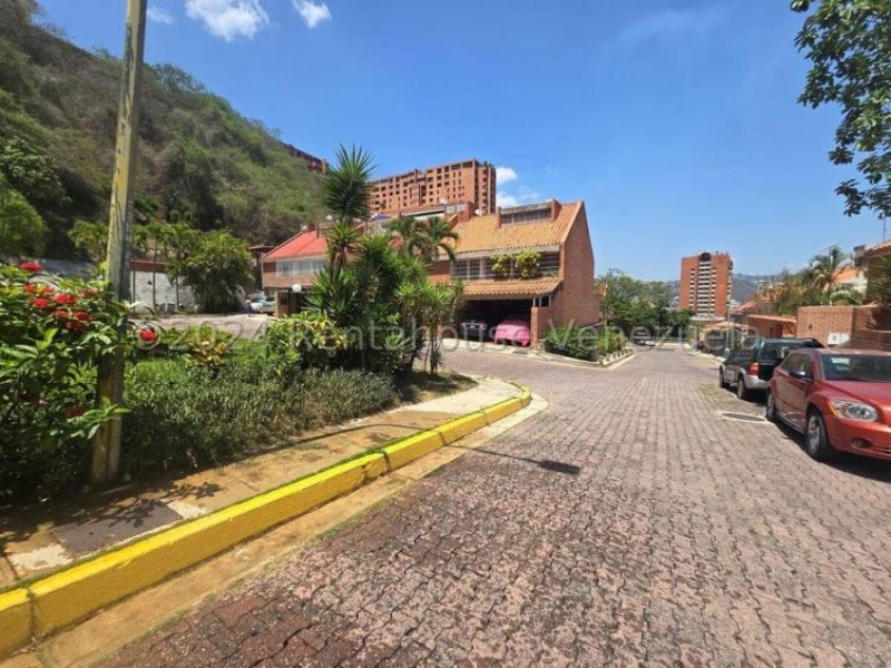 Foto Casa en Venta en Santa fe norte, Caracas, Distrito Federal - U$D 215.000 - CAV250373 - BienesOnLine