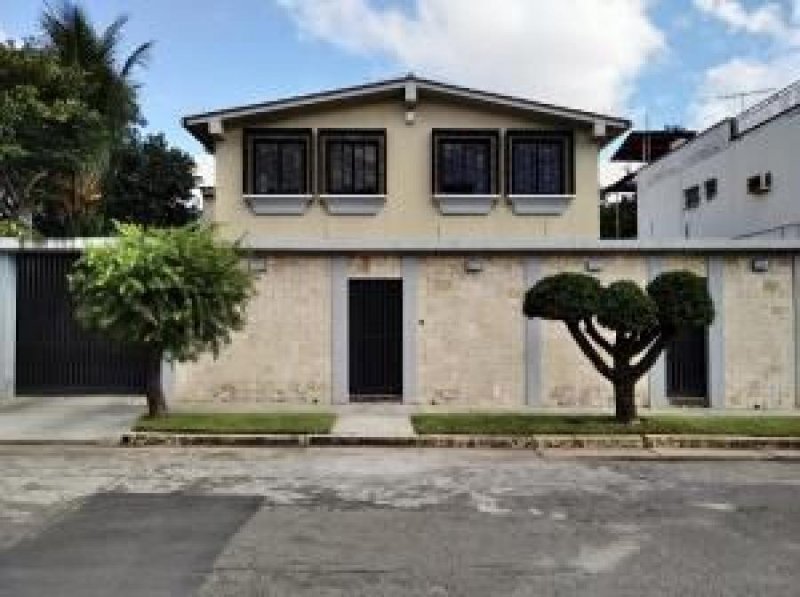 Foto Casa en Venta en terrazas los nisperos valencia carabobo, Valencia, Carabobo - U$D 250.000 - CAV148171 - BienesOnLine