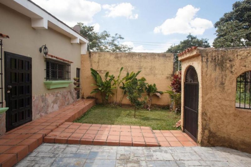 Foto Casa en Venta en San Jose, Urbanizacion Colinas de Guataparo, Carabobo - U$D 120.000 - CAV139663 - BienesOnLine