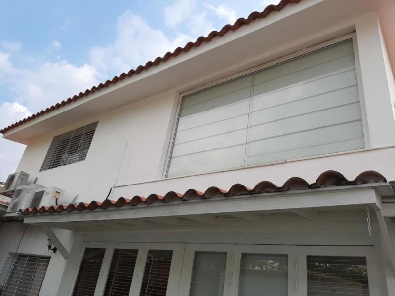 Foto Casa en Venta en San Jose, Urb la Viña, Carabobo - U$D 330.000 - CAV137178 - BienesOnLine