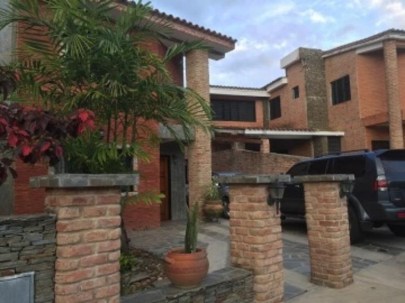 Foto Casa en Venta en Naguanagua, Carabobo - U$D 150.000 - CAV99185 - BienesOnLine