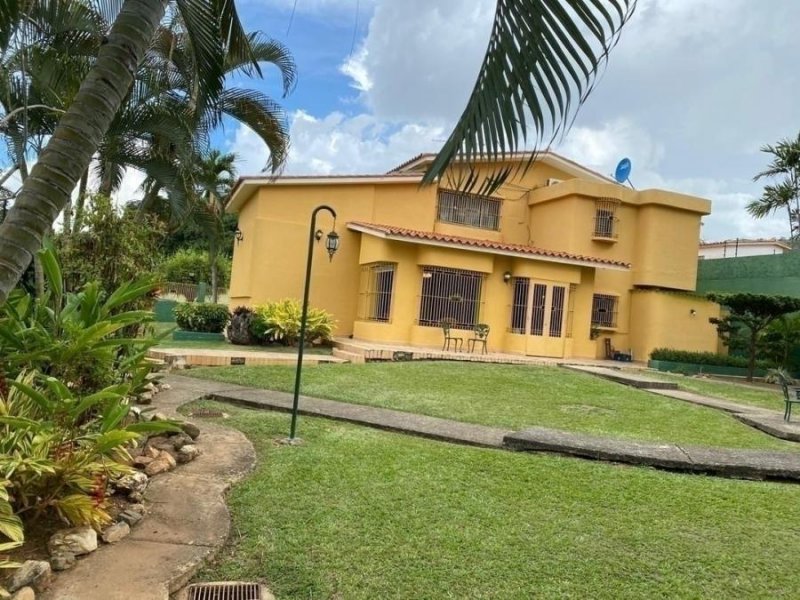 Foto Casa en Venta en VALLES DE CAMORUCO, Valencia, Carabobo - U$D 240.000 - CAV142335 - BienesOnLine