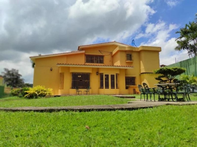 Foto Casa en Venta en Valles de Camoruco, Valencia, Carabobo - U$D 240.000 - CAV142155 - BienesOnLine