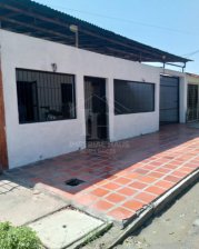 CASA EN VENTA LOS GUAYOS RESIDENCIAS ARAGUANEY  KARINA RADA 0412-9550801