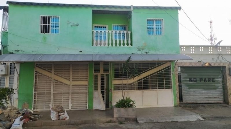 Foto Casa en Venta en ENRIQUE TEJERA, Valencia, Carabobo - U$D 21.000 - CAV142205 - BienesOnLine