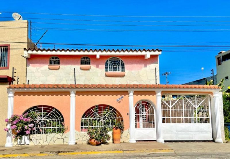 Casa Quinta amplia de dos niveles en excelente conjunto Nva Bna