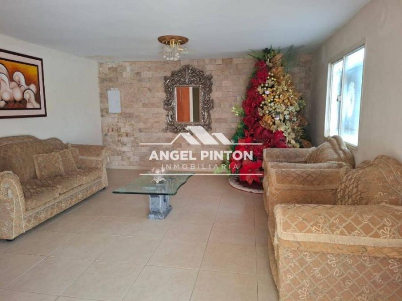 CASA QUINTA VENTA AV 32 CABIMAS API 7076