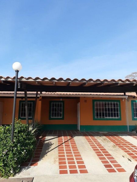 Foto Casa en Venta en Urbanización Valle de Oro, Carabobo - U$D 45.000 - CAV177958 - BienesOnLine