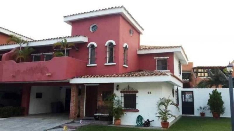 Foto Casa en Venta en San José, Valencia, Carabobo - U$D 170.000 - CAV177917 - BienesOnLine