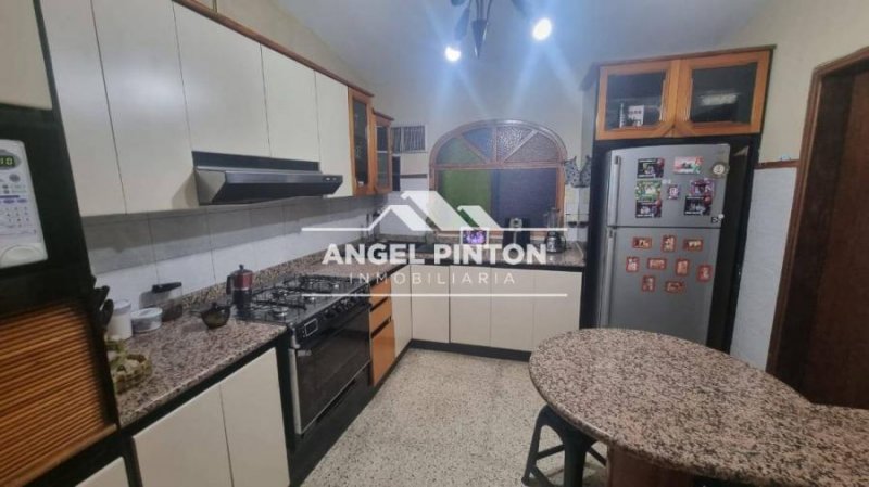 Foto Casa en Venta en Altos del Pilar, Maracaibo, Zulia - U$D 32.000 - CAV235731 - BienesOnLine