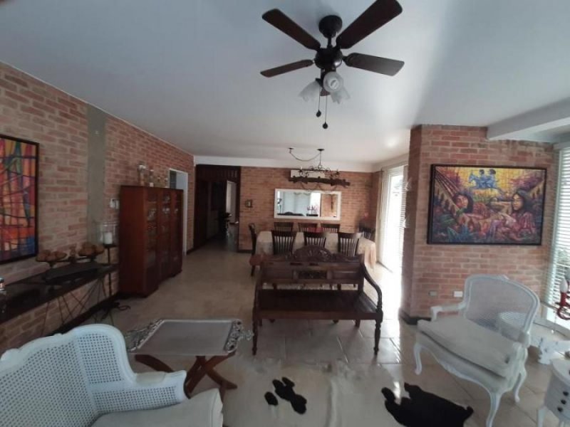 Foto Casa en Venta en La viña, Valencia, Carabobo - U$D 350.000 - CAV135997 - BienesOnLine