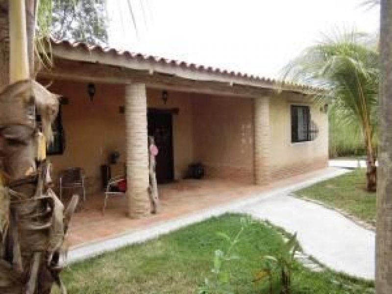 Foto Casa en Venta en urbanización Colinas de Guataparo, Valencia, Carabobo - U$D 220.000 - CAV143245 - BienesOnLine