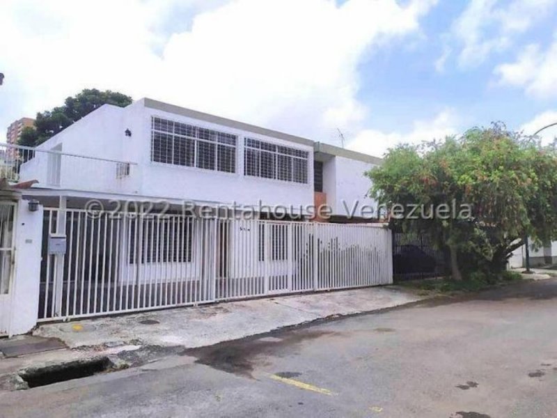 Casa 300m2 Muy Comoda La trinidad Vendo MLS#23-13537 R A H Pablo Velozo