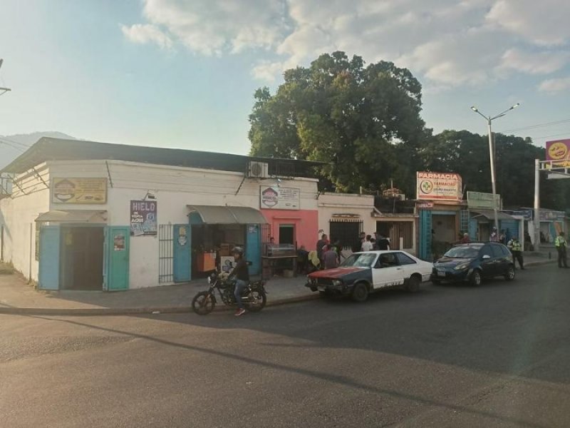 Casa en Venta en naguanagua Av. Universidad, Carabobo