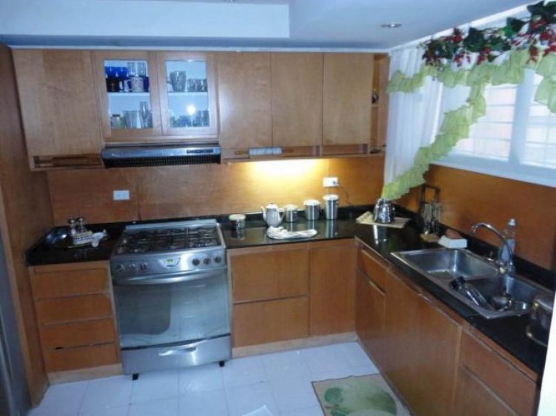 Foto Apartamento en Venta en La Lago, Maracaibo, Zulia - BsF 1.680.000 - APV41243 - BienesOnLine