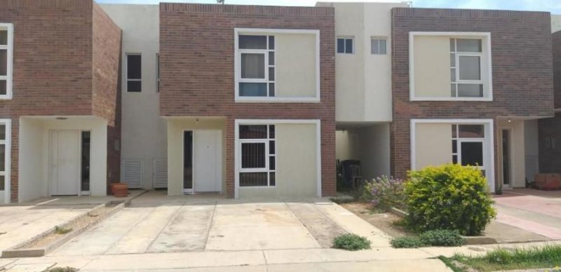 Foto Casa en Venta en Carirubana, Punto Fijo, Falcón - BsF 346.554.000 - CAV115994 - BienesOnLine