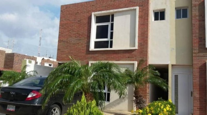 Foto Casa en Venta en Carirubana, Punto Fijo, Falcón - BsF 311.324.000 - CAV116222 - BienesOnLine