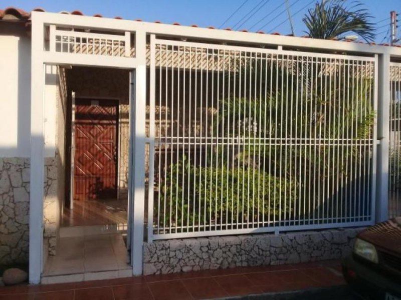 Foto Casa en Venta en Carirubana, Punto Fijo, Falcón - BsF 544.573.000 - CAV117076 - BienesOnLine