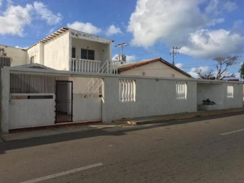 Foto Casa en Venta en Carirubana, Punto Fijo, Falcón - BsF 100.816.000 - CAV115993 - BienesOnLine