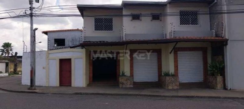 Con excelente ubicación en venta Local Comercial.