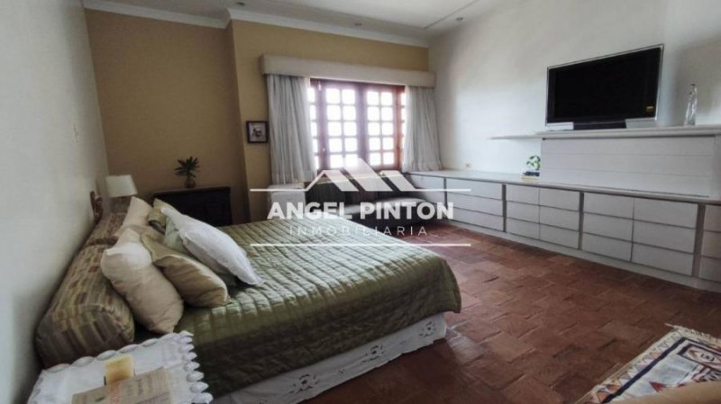 Foto Casa en Venta en Maracaibo, Zulia - U$D 350.000 - CAV247634 - BienesOnLine