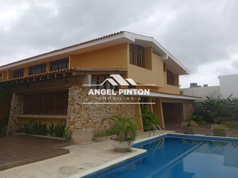 Foto Casa en Venta en Maracaibo, Zulia - U$D 220.000 - CAV247646 - BienesOnLine