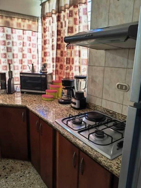 Cr Vende Apto Urb Brisas De Paraparal, Paraparal