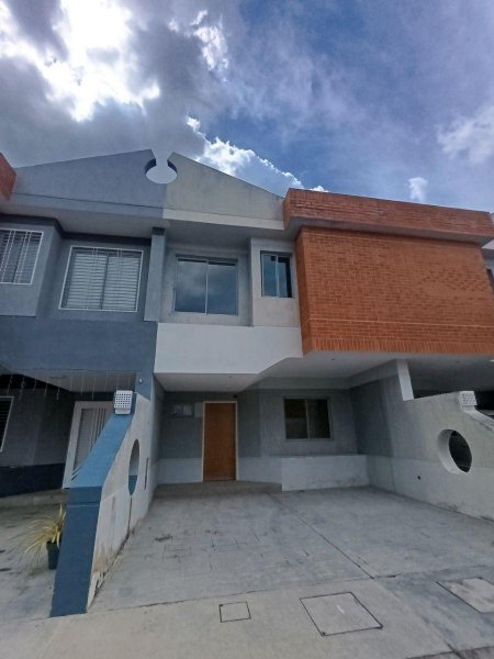 Foto Casa en Venta en Urb Santa Cruz, San Diego, Carabobo - U$D 37.000 - CAV239811 - BienesOnLine