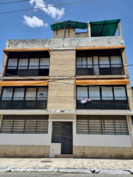 Edificio en Venta en A una cuadra de la Av. Cedeño Valencia, Carabobo