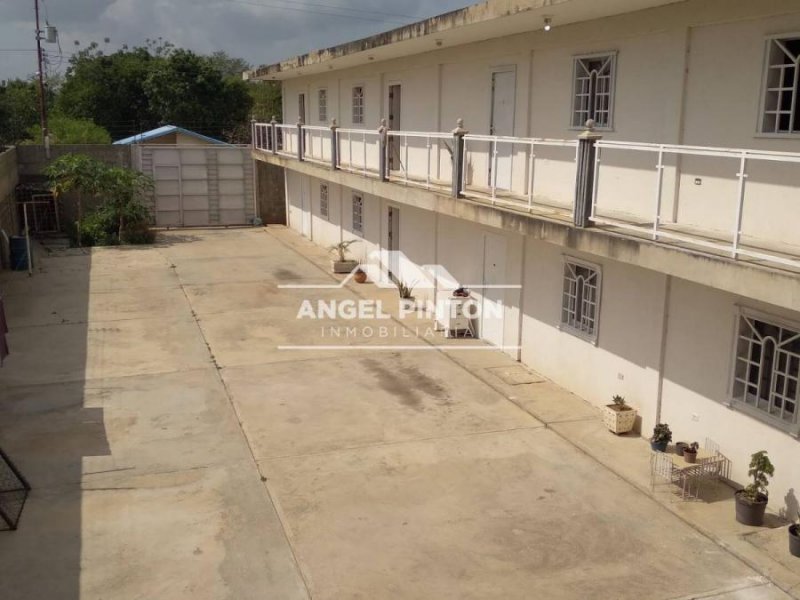 Foto Edificio en Venta en Cabimas, Zulia - U$D 45.000 - EDV196393 - BienesOnLine