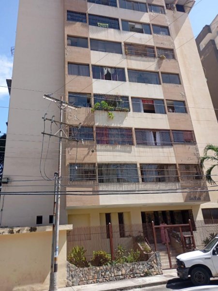 Edna Uzcategui VENDE  APARTAMENTO RESIDENCIA CHALET 7 CALLEJÓN PREBO 