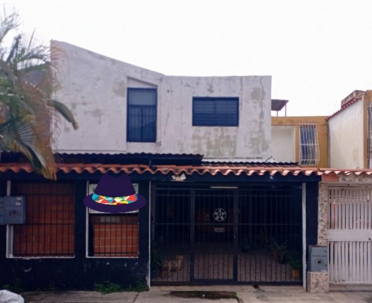 EDNA UZCATEGUI  VENDE CASA EN LA ESMERALDA SAN DIEGO. CARABOBO