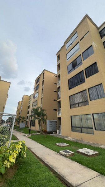 Apartamento en Venta en San Diego valle de topacio, Carabobo