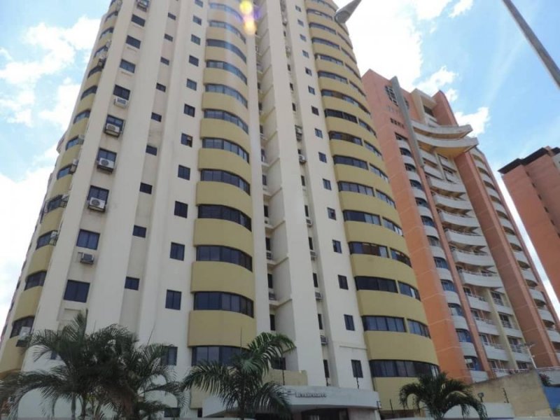 Apartamento en Alquiler en La Trigaleña Valencia, Carabobo