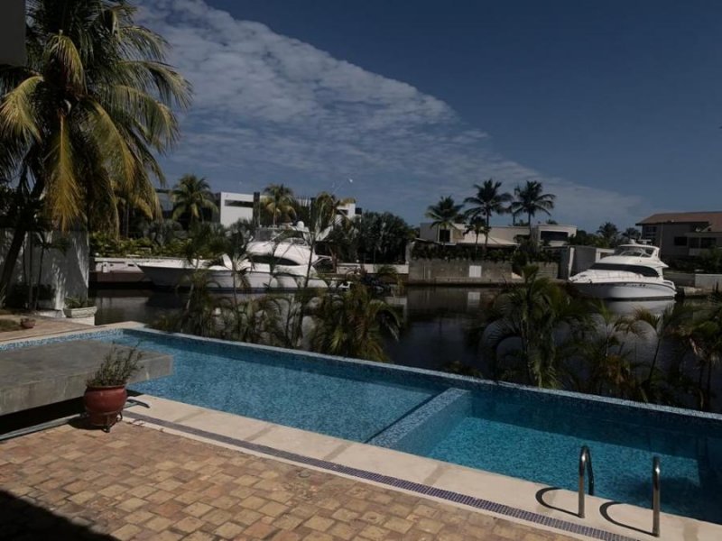 Casa en Alquiler en LECHERIA Lechería, Anzoátegui