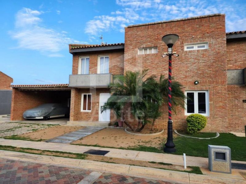 Casa en Alquiler en  Punto Fijo, Falcón