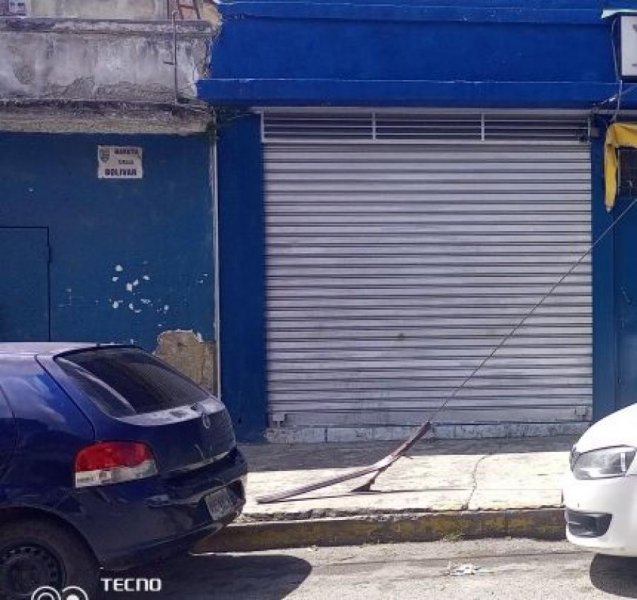 EN ALQUILER: LOCAL COMERCIAL UBICADO EN BARUTA 