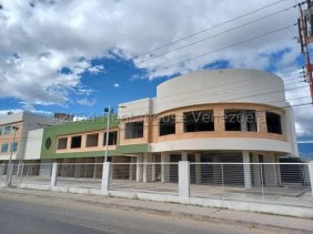 Local en Venta en Avenida aragua Maracay, Aragua