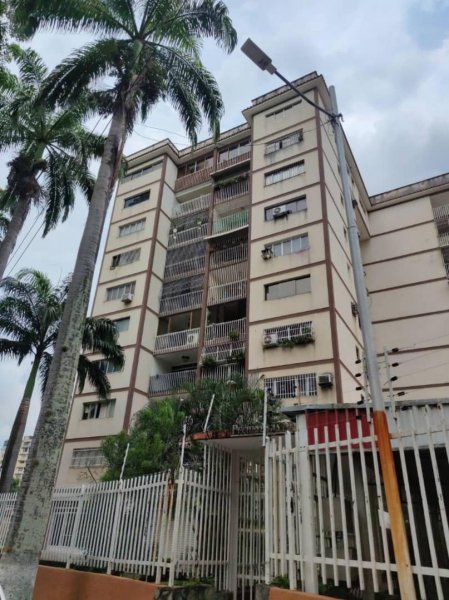 Foto Apartamento en Venta en AV Bolívar.Res.Pechinada, Naguanagua, Carabobo - U$D 20.000 - APV218100 - BienesOnLine