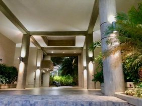 En venta apartamento en C.R Club de Playa, Lecheria. 