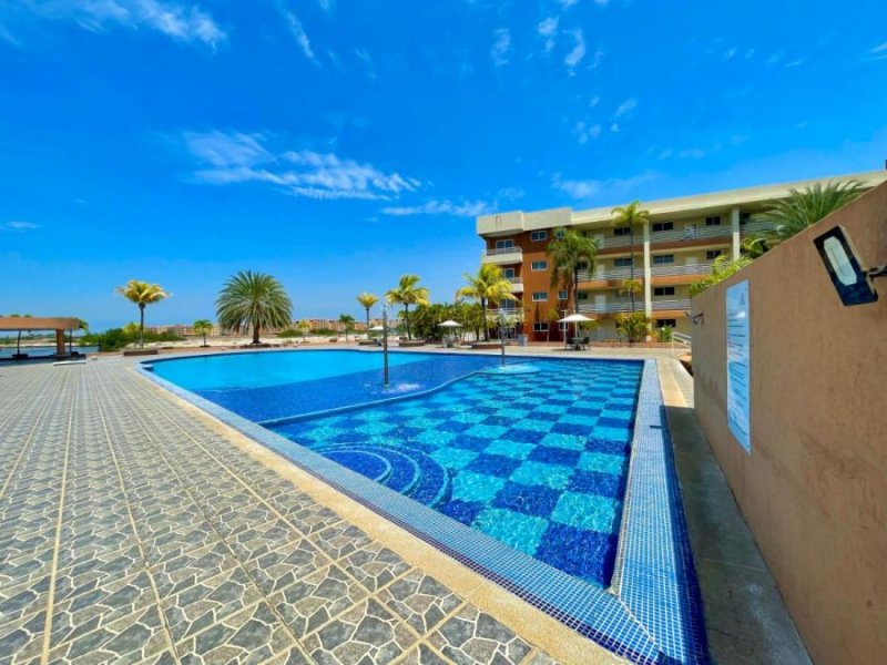 En venta apartamento en Marina Golf Lecheria.
