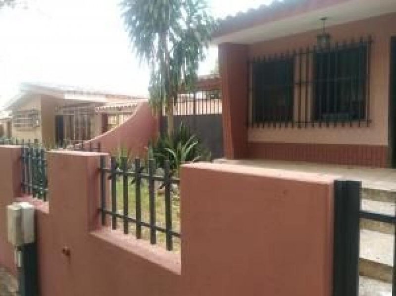 Foto Casa en Venta en Trigal Sur, Carabobo - U$D 50.000 - CAV137937 - BienesOnLine