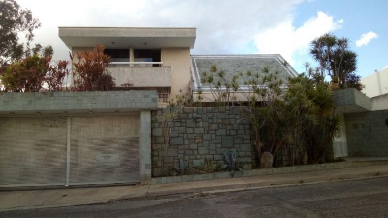 Foto Casa en Venta en Urb. Los Naranjos de El Cafetal. Hatillo, Distrito Federal - U$D 790.000 - CAV171896 - BienesOnLine