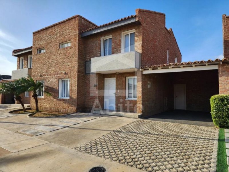 Foto Casa en Venta en Punto Fijo, Falcón - U$D 100.000 - CAV194319 - BienesOnLine