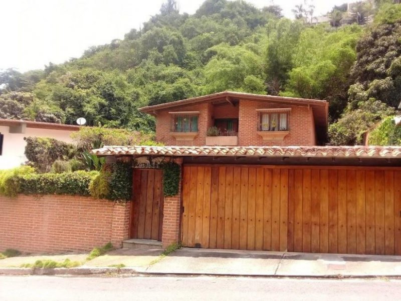 Foto Casa en Venta en El Cafetal, Urb. San Luis. El Cafetal. Municipio Baruta., Distrito Federal - U$D 350.000 - CAV172039 - BienesOnLine