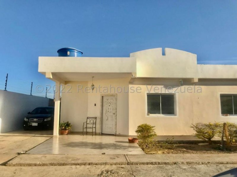 Foto Casa en Venta en punto fijo, Punto Fijo, Falcón - U$D 30.000 - CAV170748 - BienesOnLine