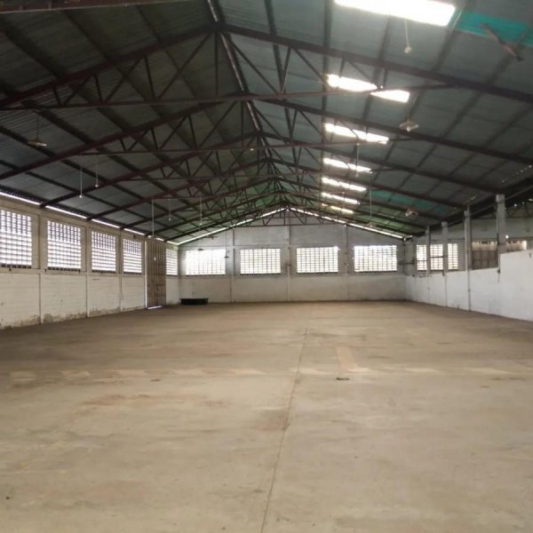 En Venta dos Galpones Ubicados dentro de Complejo Industrial  Privado,  en  Av. Principal de Campo A